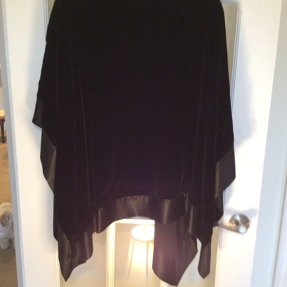 Women’s capes - Picture 2 of 7